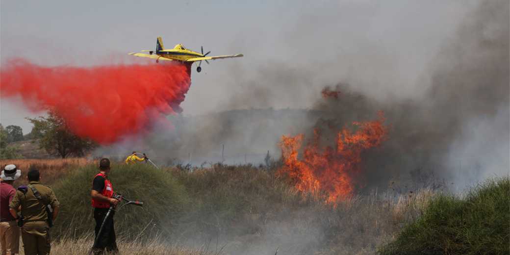 Пожар в поселении округа Биньямин: для тушения огня вызваны самолеты