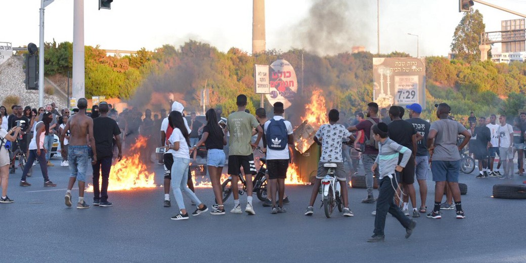 Участник протеста выходцев из Эфиопии обвиняется в поджоге