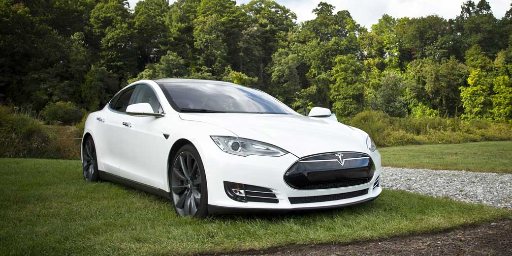 Кто на тест-драйв? Tesla предлагает всем желающим прокатиться на Model-3