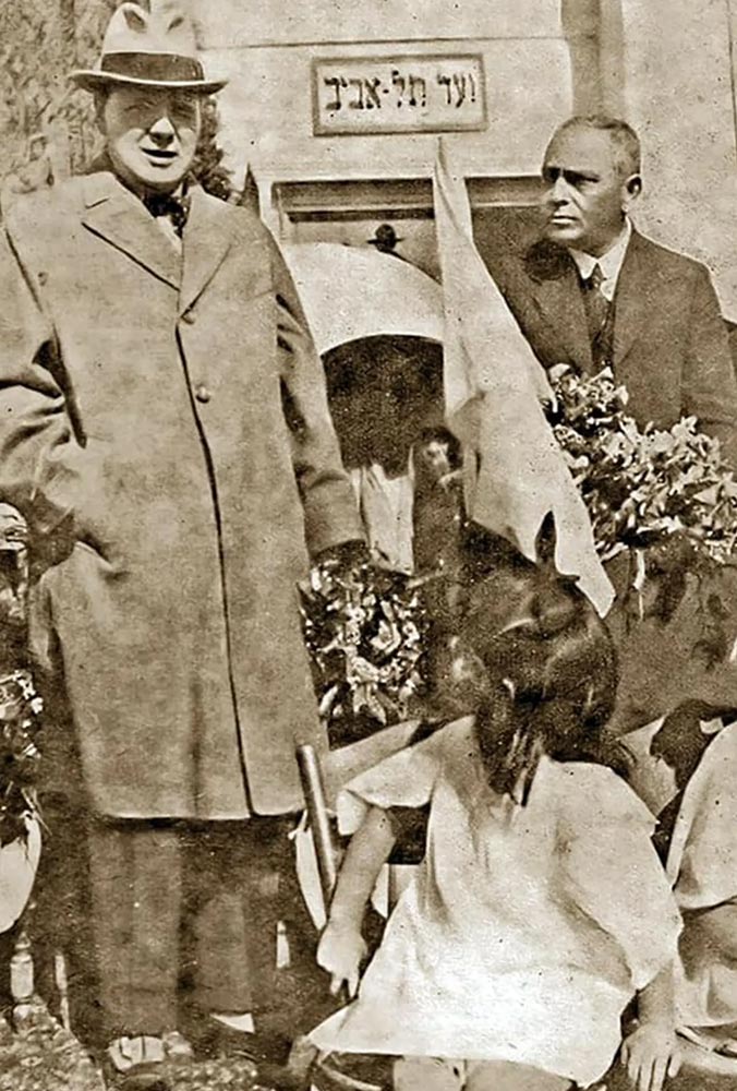 Девочка, которая дарила цветы Черчиллю в Тель-Авиве