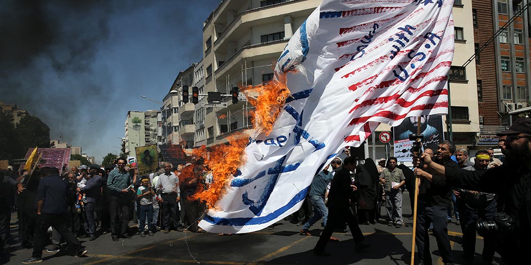 В Иране День Аль-Кудс отметили сожжением израильского флага