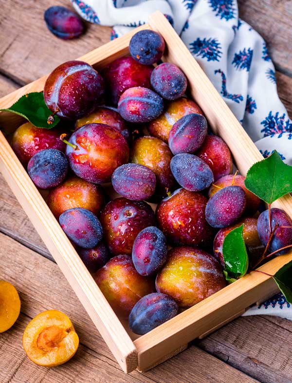 Идеальный летний фрукт: 5 полезных свойств сливы