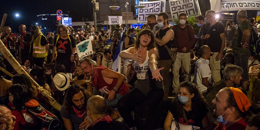 Советник Нетаниягу нарушил карантин, подстрекая против демонстрантов