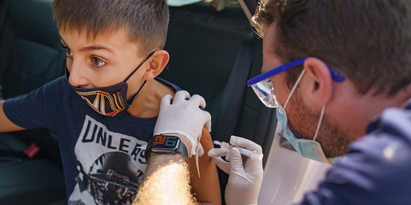 22 июля откроются два новых центра вакцинации для подростков