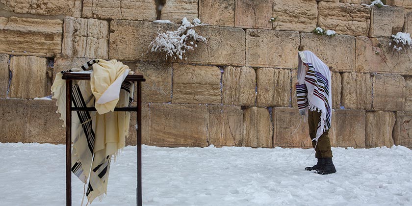 «Коралл» прибыл: на севере Израиля идет снег — видео