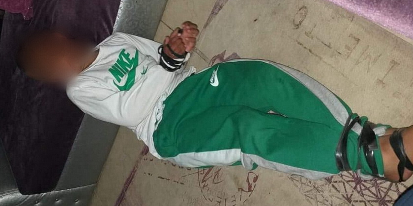 «Он мне мешал». Отец связал сына-инвалида по рукам и ногам и выложил фото в Facebook