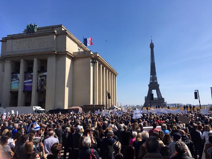 Французы - за евреев: десятки тысяч человек вышли на митинг в Париже