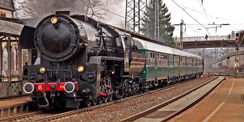 locomotive-pixabay