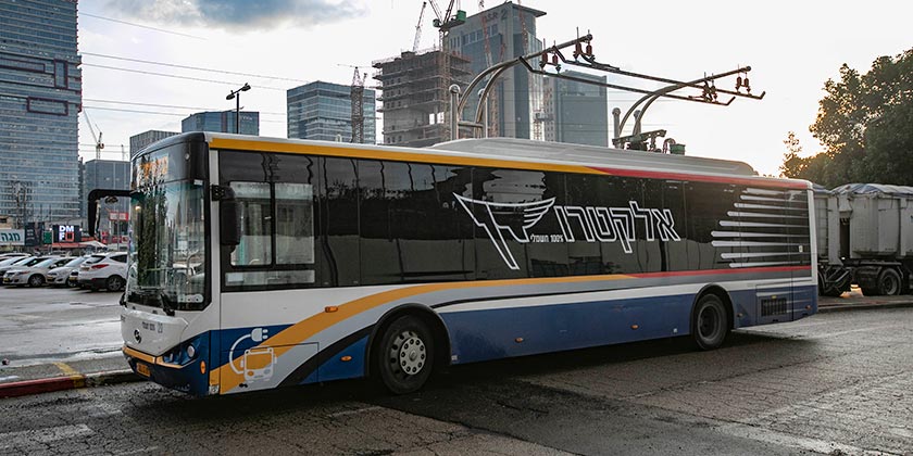 Водителям автобусов предлагают щедрые льготы, зарплаты и бонусы