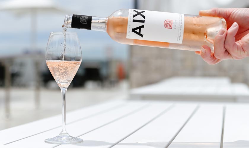 Розовое вино премиум-класса – правильный выбор для праздничного стола