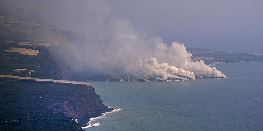 Первый человек погиб из-за извержения вулкана на острове Пальма