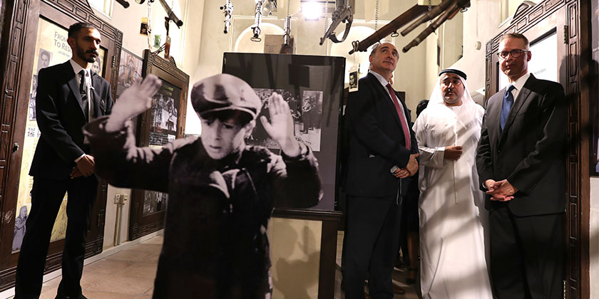 Египет, ОАЭ, Азербайджан: жертв Катастрофы сегодня вспоминают и в мусульманских странах