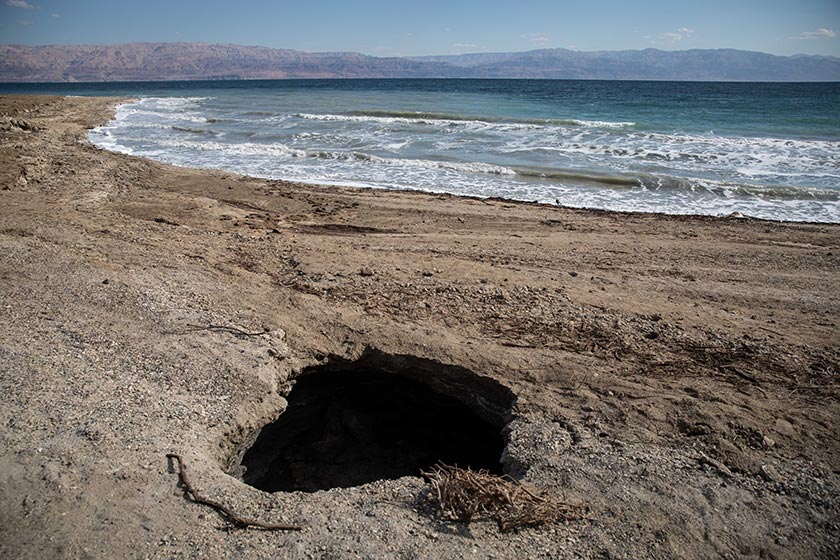 Экология-Мертвое-море-провалы-высыхание-Израиль
