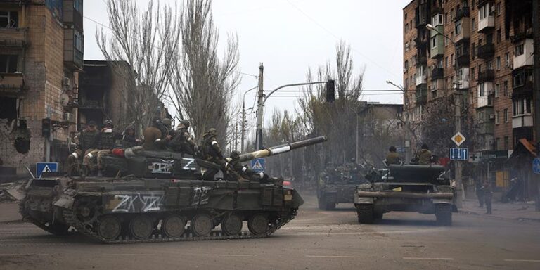 война-в-Украине-российская-агрессия-Мариуполь-мирное-население-донецкая-область-российские-танки