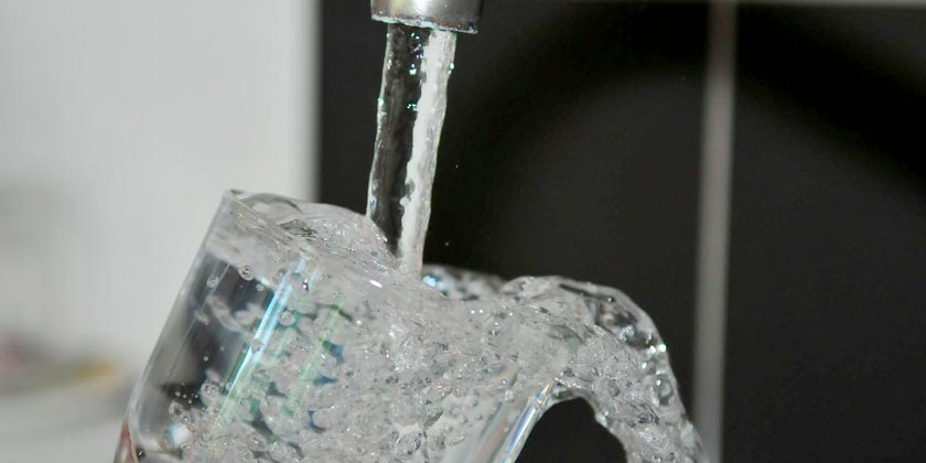 Почему срок годности бутилированной воды ограничен?