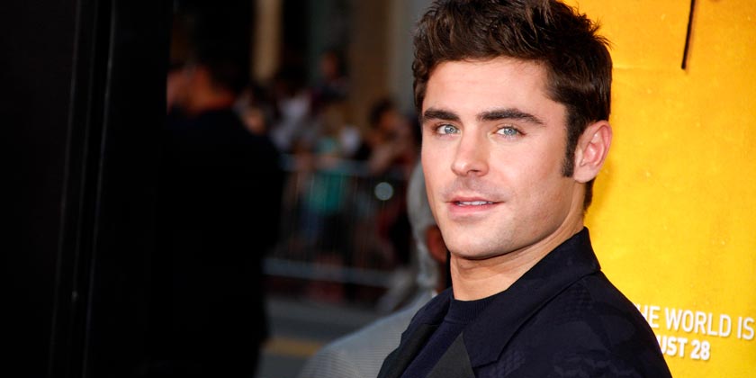 Зак Эфрон впервые появился на публике после слухов о неудачной пластической операции