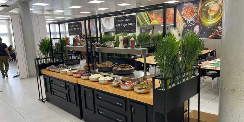 Асадо на брускетте, карпаччо и аранчини, шоколадное суфле: праздничное меню для бойцов ЦАХАЛа