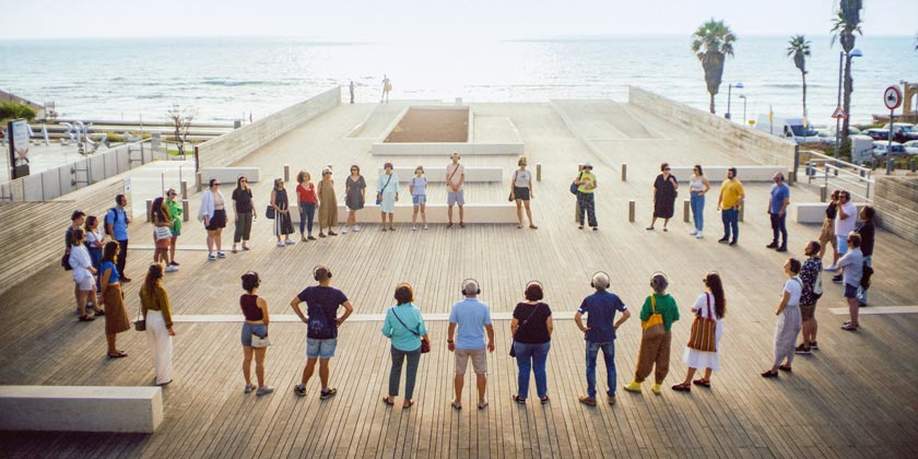 Променад-спектакль в наушниках по улицам Тель-Авива
