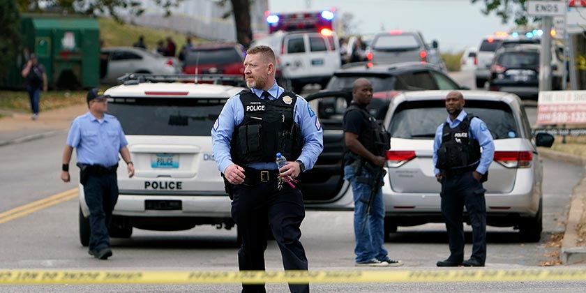 Стрельба в американской школе: двое погибших, стрелок убит