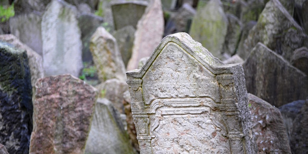 Дроны помогут установить местоположение 3000 еврейских кладбищ