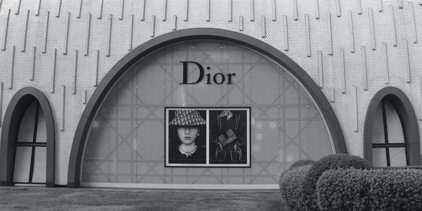 Дом моды Dior обвинили в симпатии к России и пропаганде русской культуры