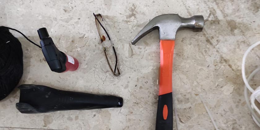 Связала бывшего и избила секс-игрушкой, чтобы забрать кошек