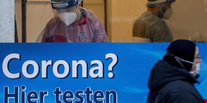 Германский суд требует принудительно ввести вакцину от COVID-19 известному композитору-еврейке и поместить ее в психлечебницу