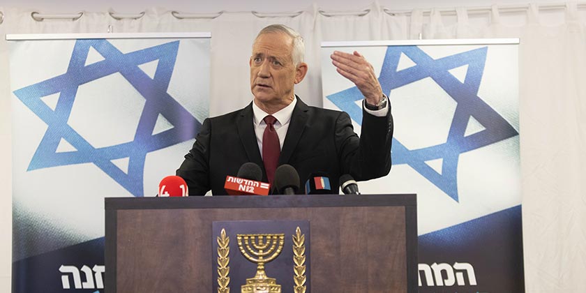 Опрос 11-го канала: партия Ганца опять впереди