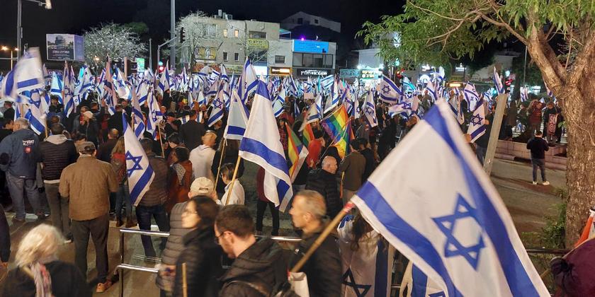 Израильские бедняки поддерживают судебную реформу больше других групп населения