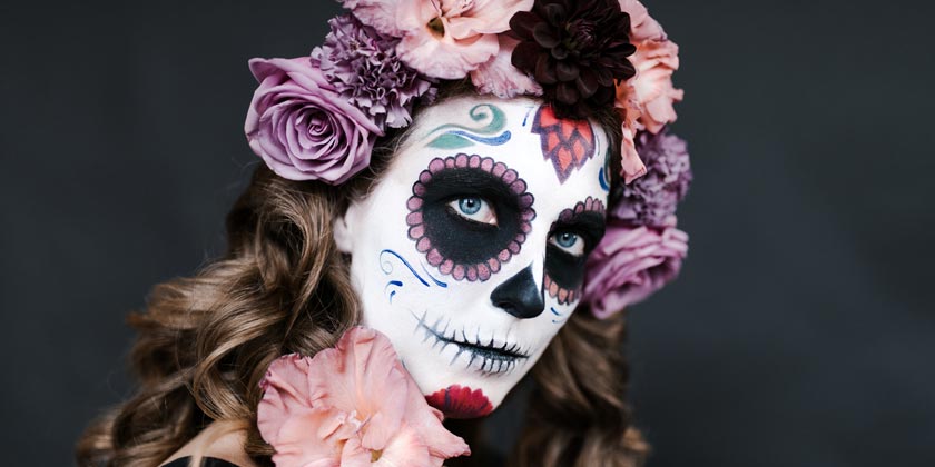 В дни Пурима: как правильно смыть с лица грим, чтобы не навредить своей коже