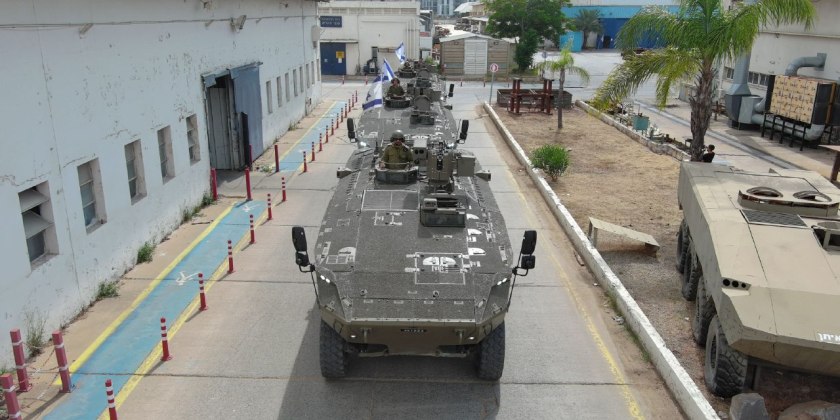 Надежные, как танк: в ЦАХАЛ поступили новые бронетранспортеры