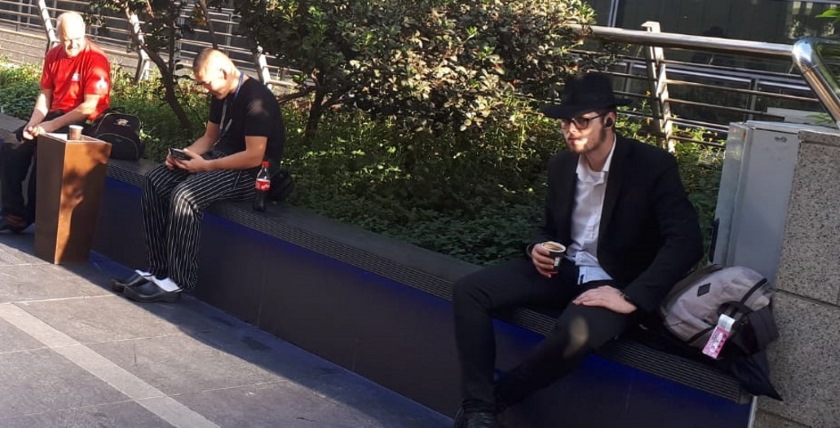 Среди иерусалимских ультраортодоксов и арабов все больше и больше представителей среднего класса. И у них все больше и больше проблем