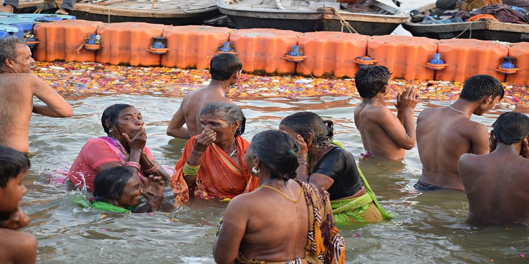 Из-за наводнений утеряна связь с 270 израильтянами в Индии