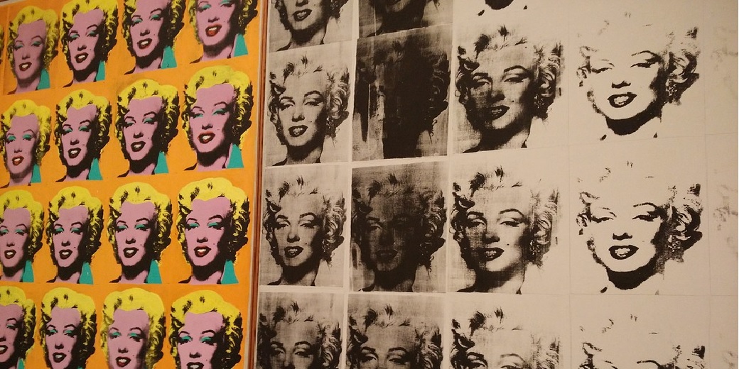 Проданный на аукционе Christie’s портрет Монро стал самой дорогой картиной XX века