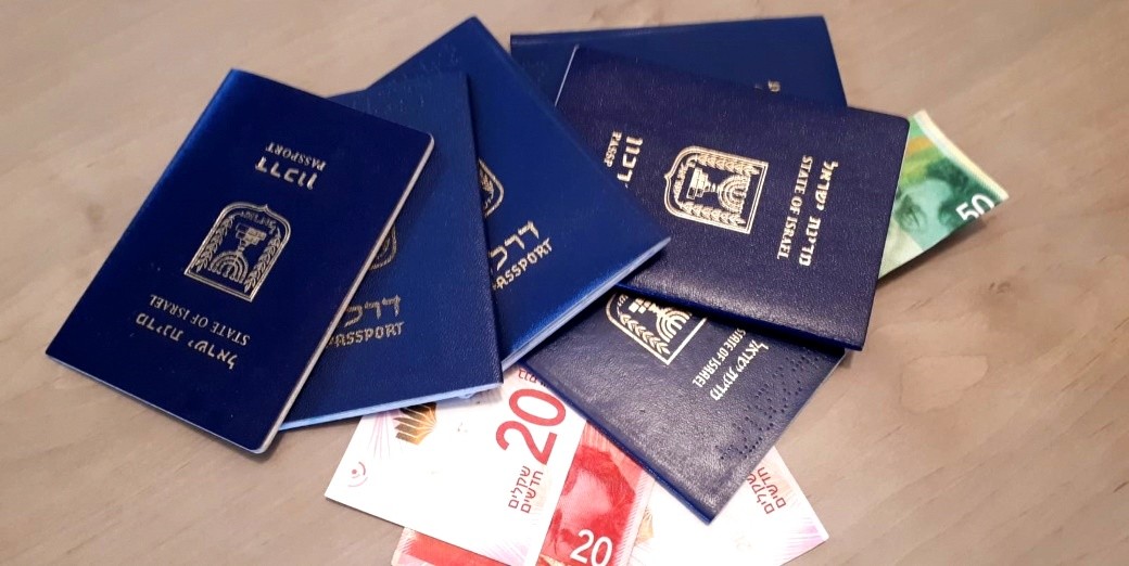 Надвигается волна судебных исков? Назначена компенсация за не выданные вовремя загранпаспорта