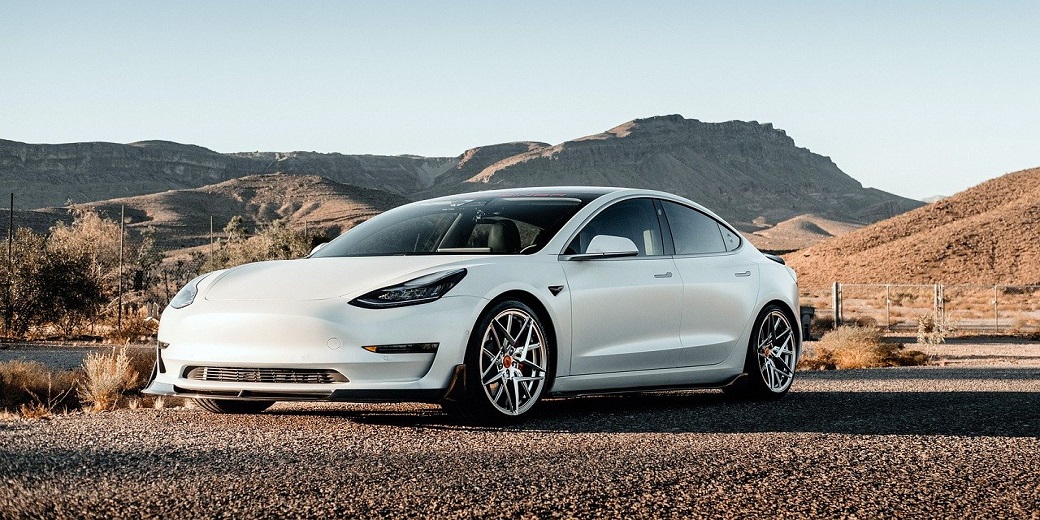 Tesla поставила в первом квартале 2022 года рекордное количество электромобилей