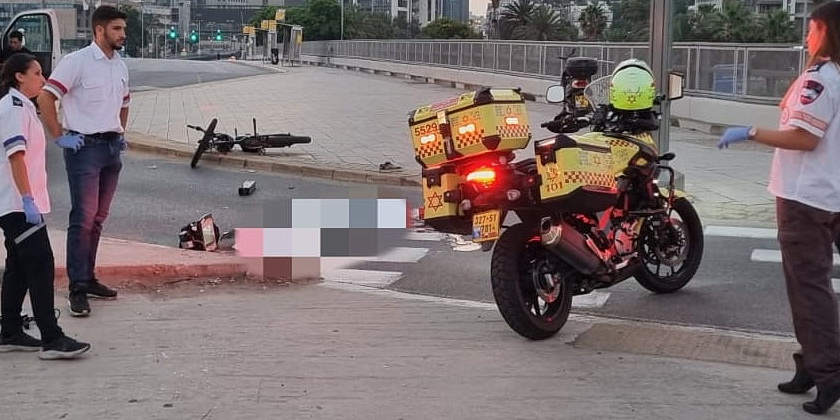 Два смертельных ДТП за одну ночь. В Тель-Авиве машина насмерть сбила велосипедиста