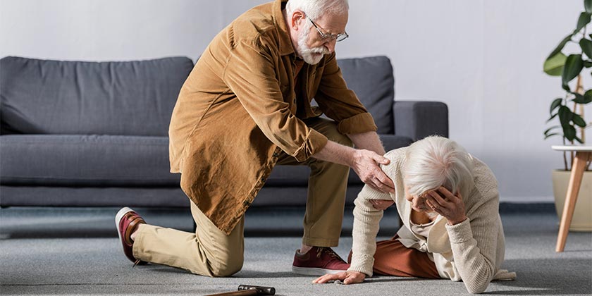 Назван простой способ, как обезопаситься от падений в пожилом возрасте