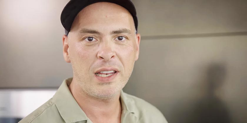 Еда в «Деталях» с Антоном Привольновым: блины для бабушки от Влади Блайберга