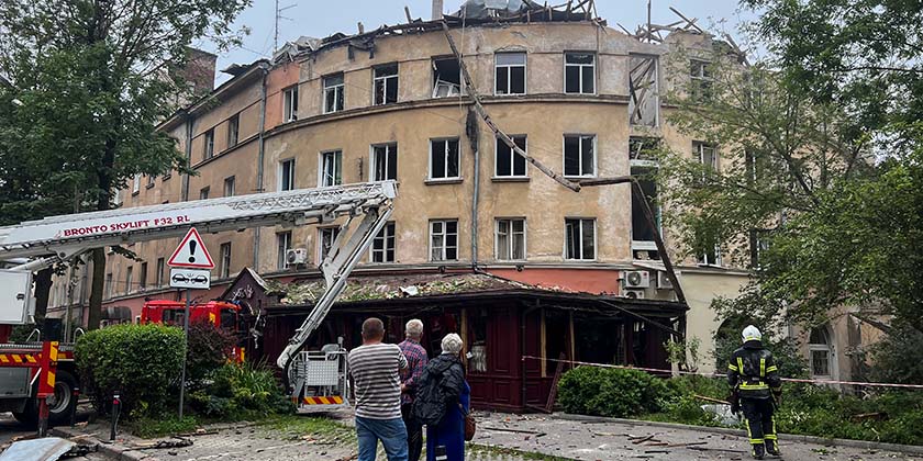 Российский ракетный удар по жилым кварталам Львова – есть погибшие