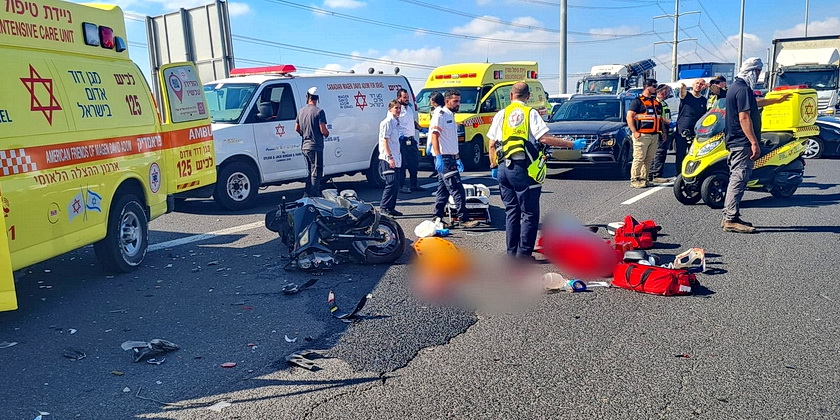 В Ашдоде мотоцикл столкнулся с машиной. Мотоциклист погиб