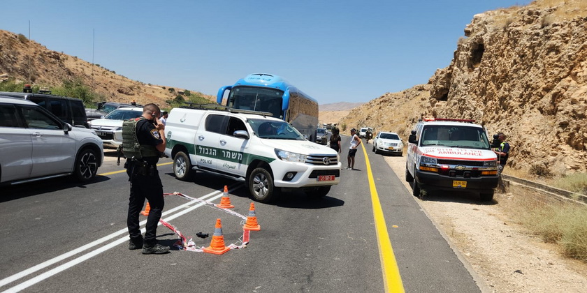 Огнестрельный теракт в Иорданской долине. Легко ранена женщина, солдаты преследуют террориста