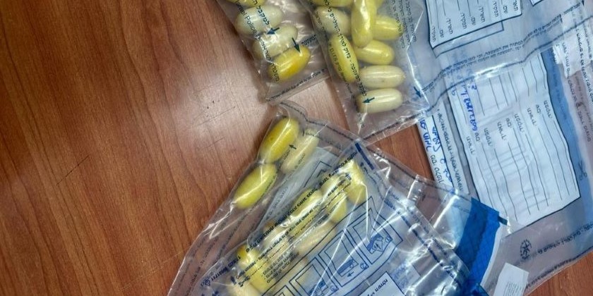 Наркокурьеры из Бразилии провезли в себе два килограмма кокаина