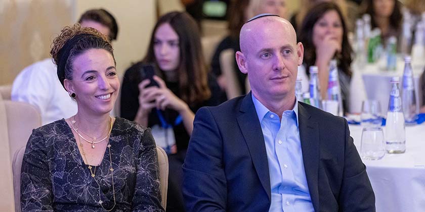 Муж министра Сильман подал в суд на демонстрантку