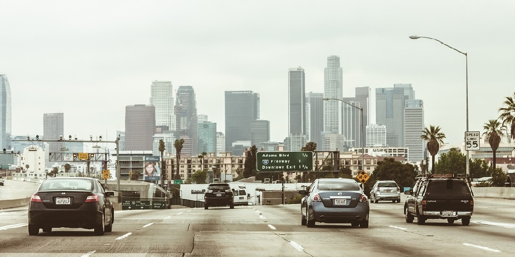 Сценаристы в Калифорнии завершили забастовку, но начинают бастовать бармены и кулинары