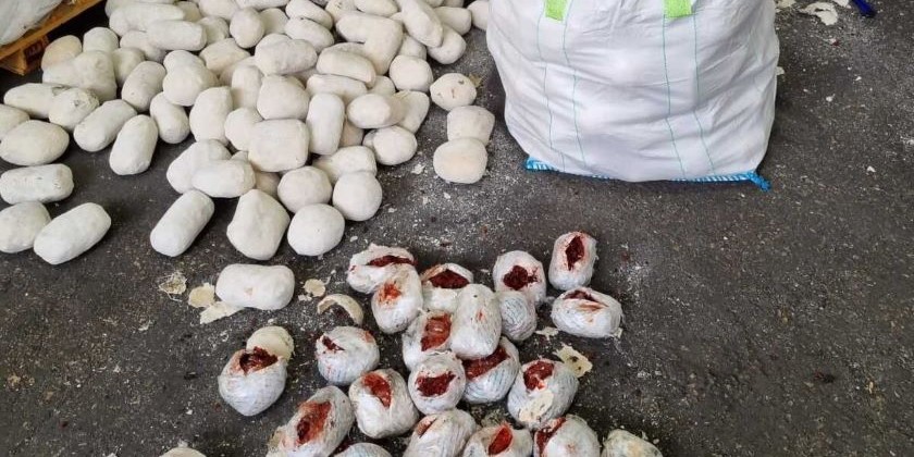 Креативная контрабанда: камни оказались табаком для кальяна