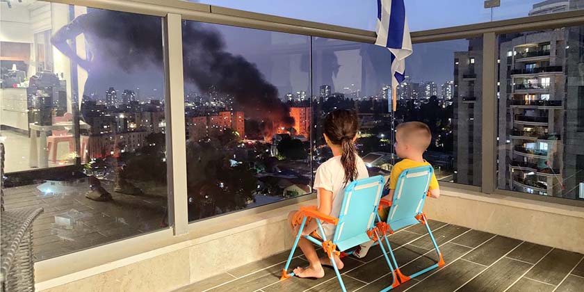 Ракетные залпы по центру Израиля: под обстрелом аэропорт (фото и видео)