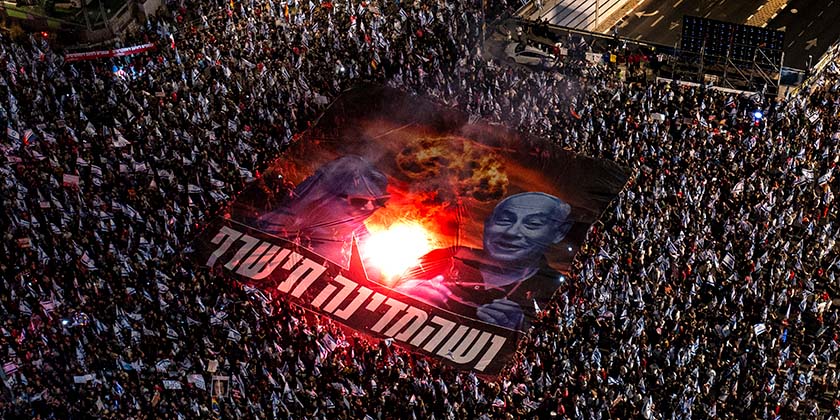 Опрос: война сплотила вокруг страны и против правительства