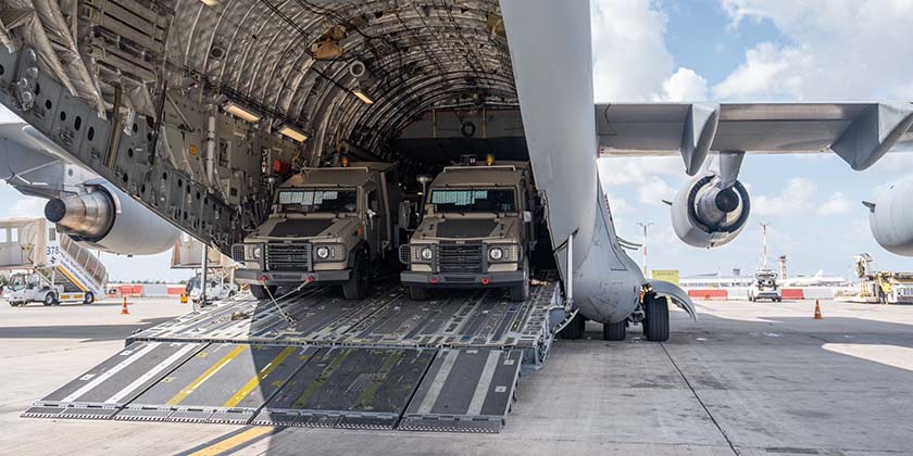 США прислали Израилю партию джипов и обещали передать батареи «Железный купол»