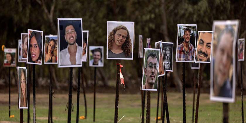 Диджеи сыграли перед портретами убитых и похищенных на фестивале «Нова» в кибуце Реим